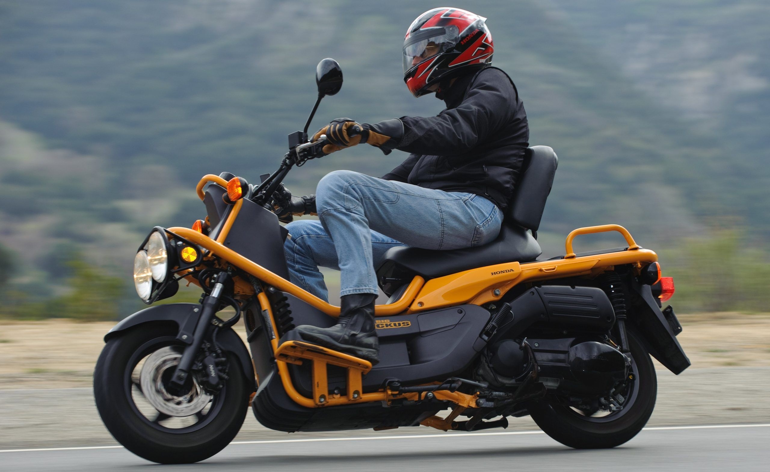 Honda Big Ruckus Motor Scooter Guide Honda Big Ruckus Motor 